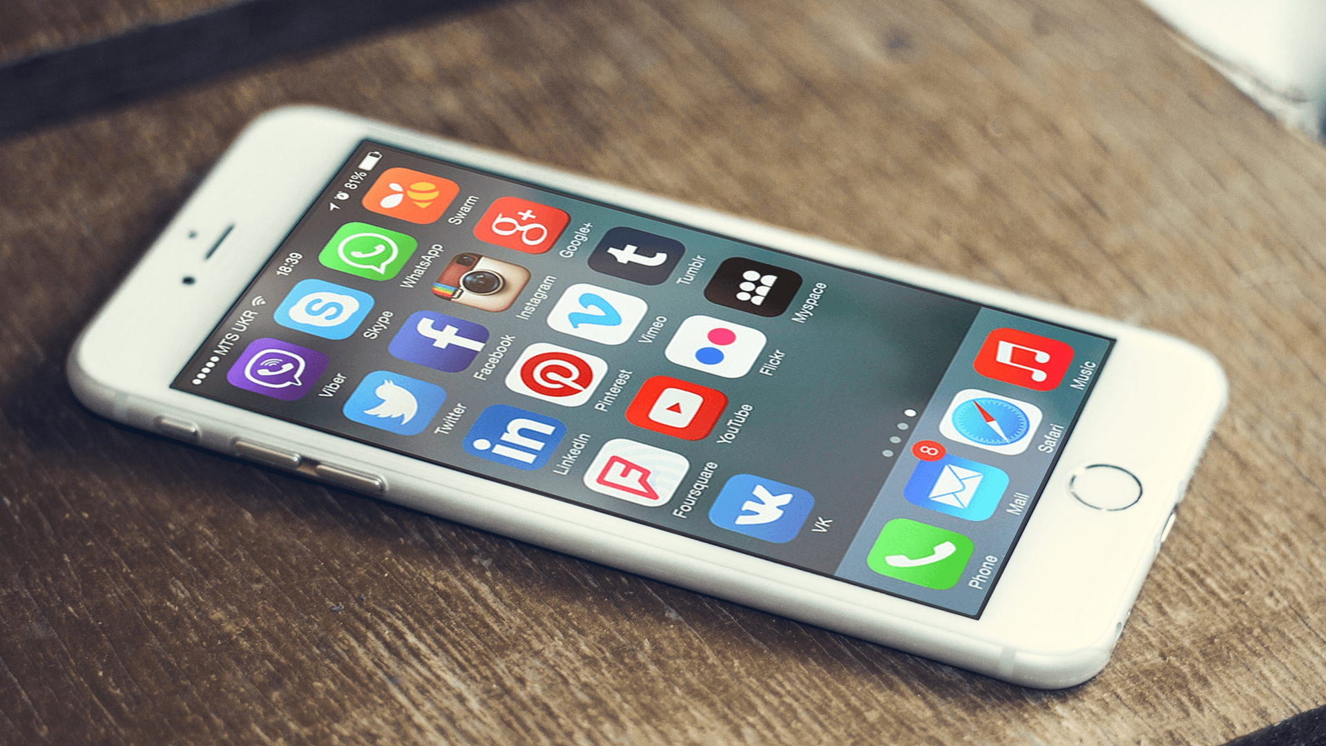 Social Media and IQ: Does Scrolling Make You Less Intelligent?