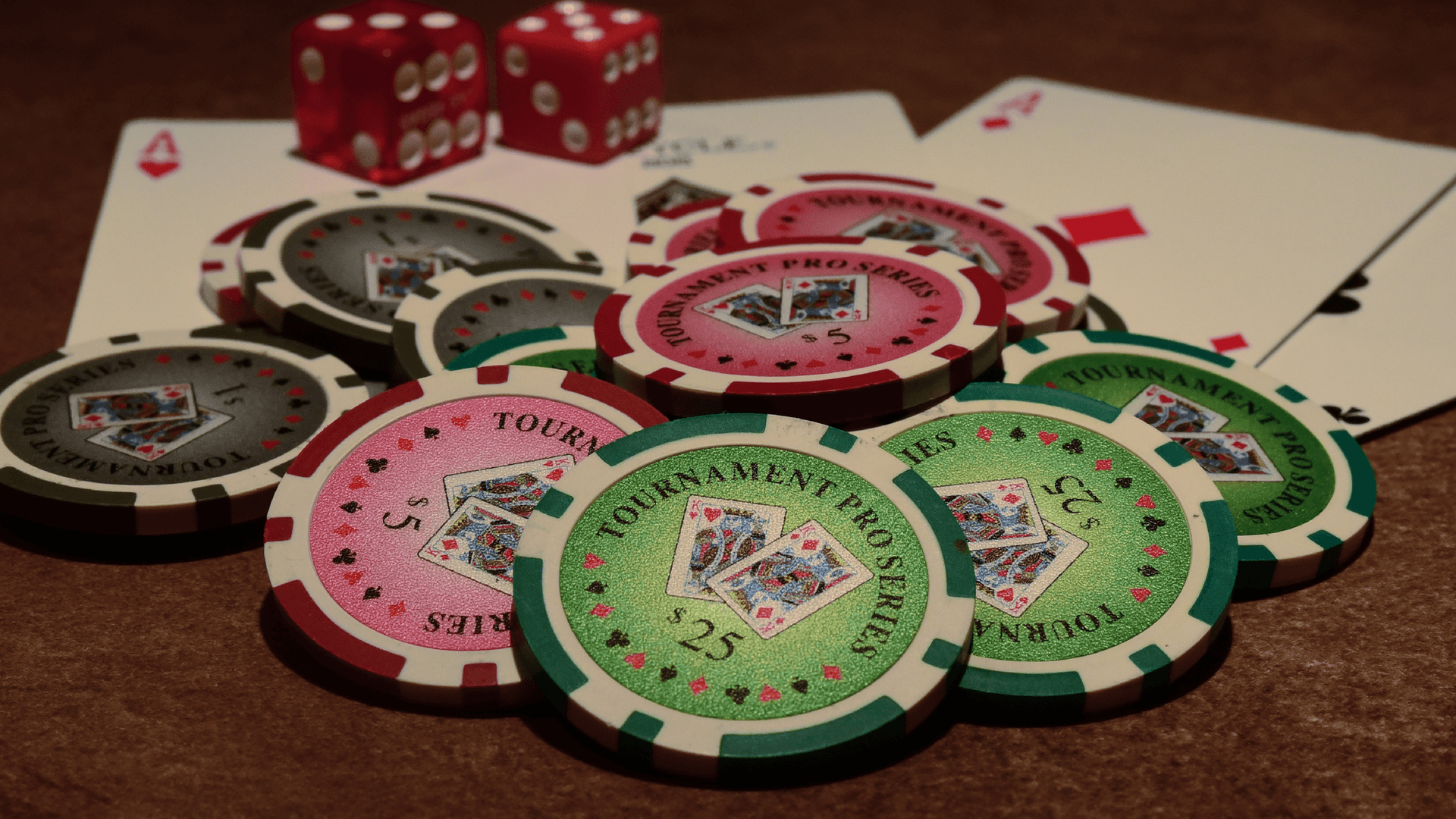Does Poker Make You Smarter? What the Research on Card Games Shows